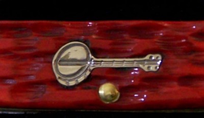 Case Banjo Shield.JPG