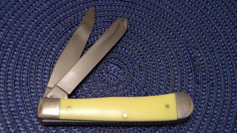 Case XX L&N Railroad Yellow Delrin Trapper Stainless Pocket Knife CAT-LN/Y  - CAT-LN-Y