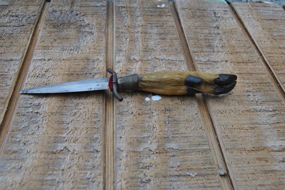 Kitchen Knife Man-Made Deer Scale Fillet Knife with Leather Sheath - China  Fillet Knife, Hunting Knife