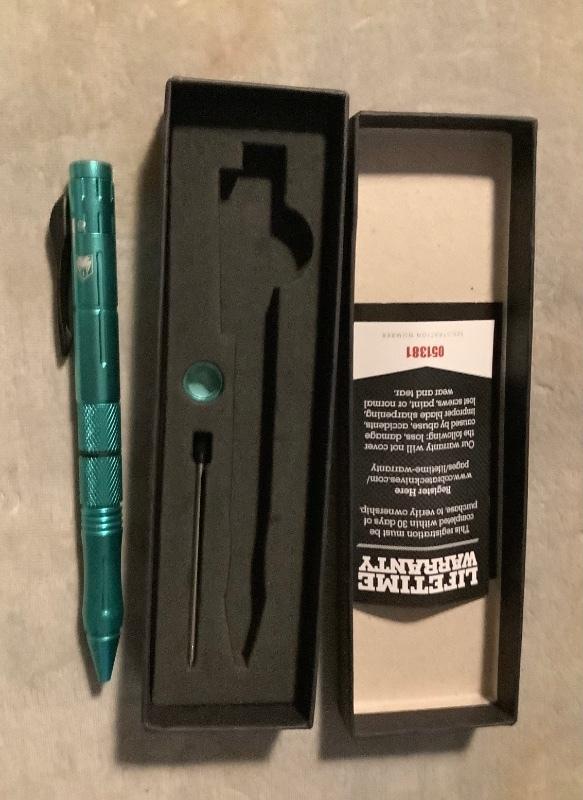 Tactical pen w/automatic knife