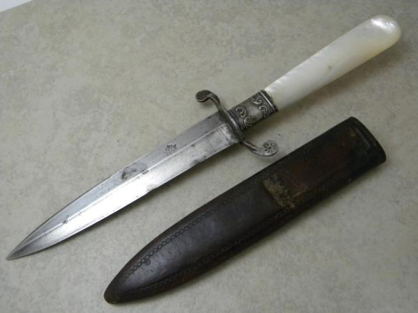 Vintage I Crown R Pearl Fixed Blade Sheath Knife w/Stamp on Blade