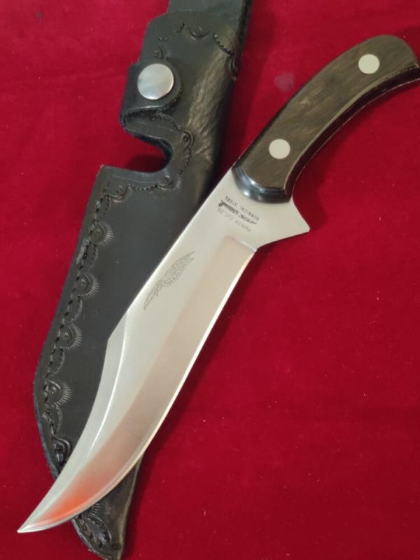 PARKER HUNTER FIGHTER with CUSTOM SHEATH 