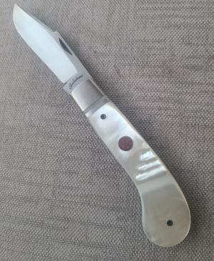 Vincenzo Balistreri MOP Sadddlehorn...Rwl34..4"..Fluted....colored Mosiac pin shield ..coa and slip
