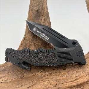 Smith and Wesson Border Guard Folding Knife 4.25" 7Cr17 Blade Aluminum Handle 88