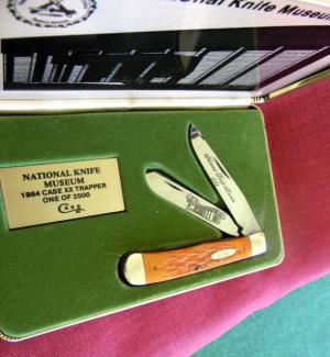 CASE XX 1984 NATIONAL KNIFE MUSEUM BONE #458 TRAPPER IN BOX VERY NICE