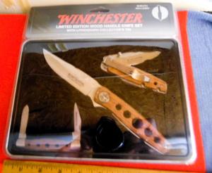 WINCHESTER 3 KNIFE LIMITED SET WOOD HANDLES NEVER OPENED AFTER A FEW YEARS ON DISPLAY