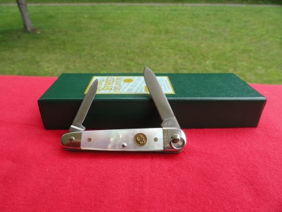 Mother of Pearl Sleeveboard Ring Opener.JPG