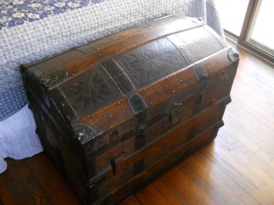my Grandmother's barrel top steamer trunk.JPG