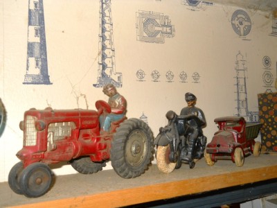 cast toys - '30s.JPG