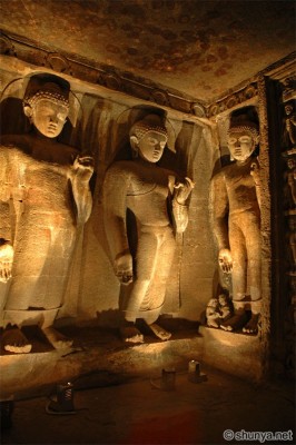 AjantaCaves04.jpg