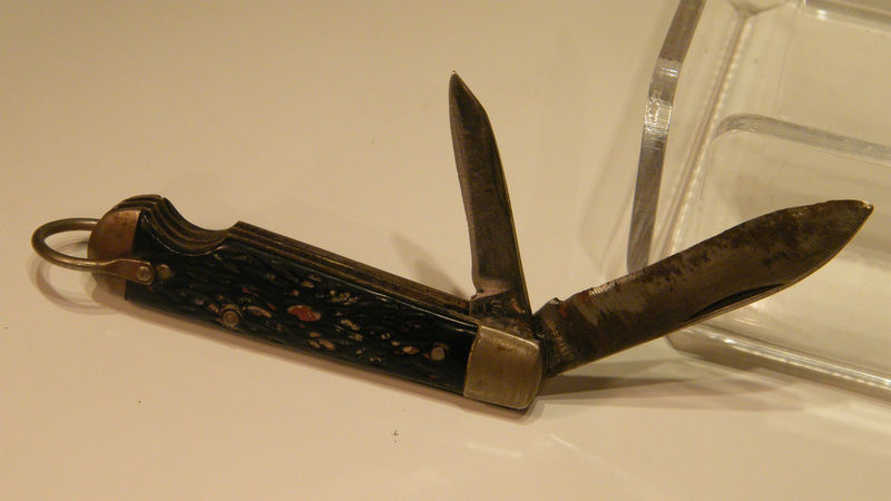 Imperial WWII USA easy open knife.jpg