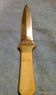 kabar boot knife.jpg