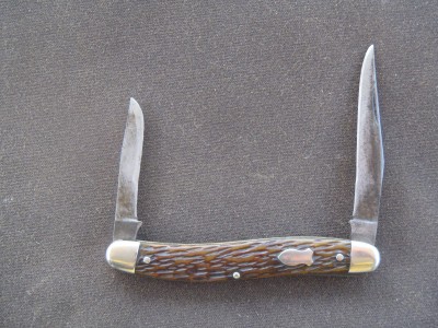 Schrade Walden NY. USA. 761.<br />Single spring.