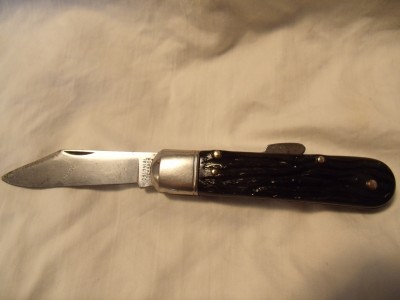 Colonial Lockback 003.jpg