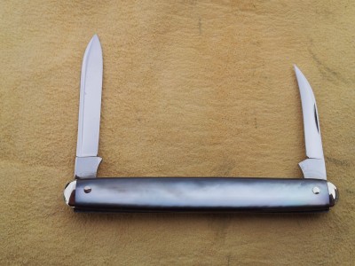 CASE Bradford PA_ 8261_back blades open.jpg
