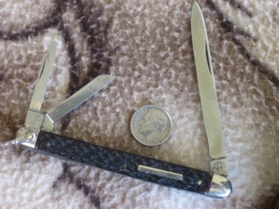She finally opened up…yep just 2 springs but no wedge