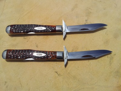 1970 10 dot 6111_half L front baldes extended_both knives.jpg