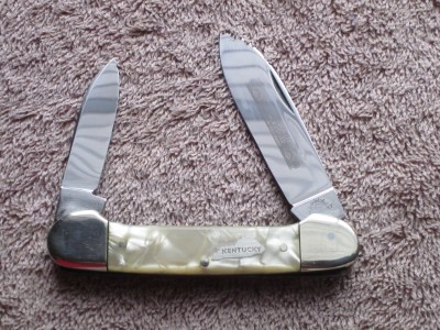 Eye Brand Canoe in Cracked Ice<br />Kentucky Shield