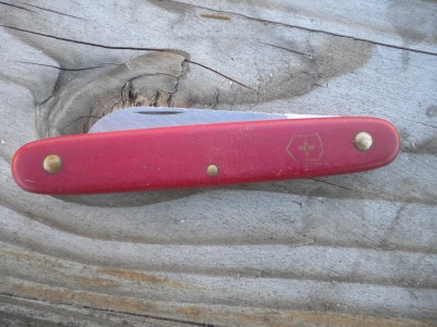 swiss army knives 016.JPG