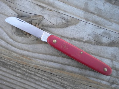 swiss army knives 018.JPG