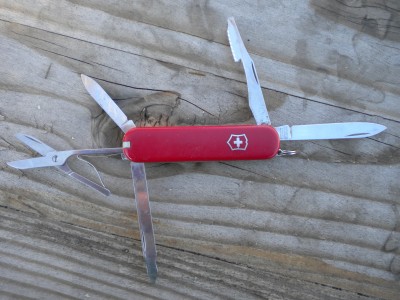 swiss army knives 030.JPG