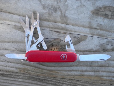 swiss army knives 019.JPG