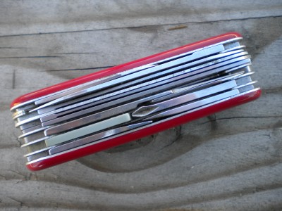 swiss army knives 003.JPG
