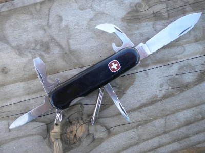 swiss army knives 033.JPG