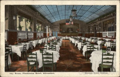 Sky Room, Plankinton Hotel, Milwaukee.jpg