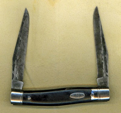 Here is the Imperial Hammer Brand Muskrat. Note the shell handle visable where the cover is missing.