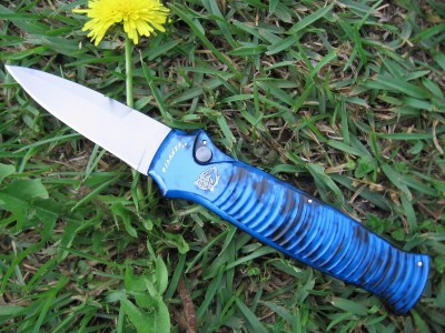 Piranha Bodyguard Automatic (Blue).JPG