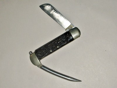 Schrade Yachtsman - Open.jpg