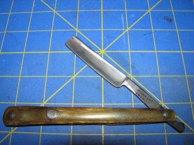 Razors&Stuff2 002.jpg
