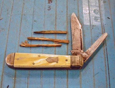 Schrade Cut Co with matchsticks.jpg