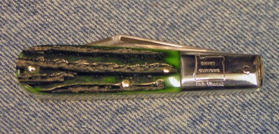 Camillus Barlow Custom green a.jpg (344.7 KiB) Viewed 2239 times The bolster is smooth, but the glare looks like there is something wrong with the front of the bolster. The hazards of taking pictures indoors.