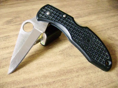 Spyderco Delcia -- Open Mark.JPG