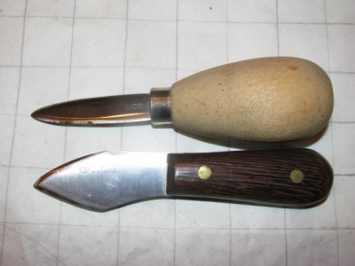 2OysterShuckers1.jpg