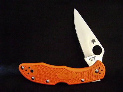 Spyderco Delica Orange - Open Mark.JPG