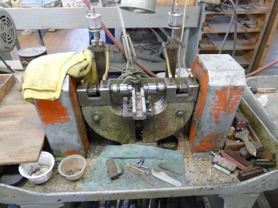 machine pin spinner.JPG