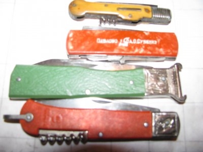4RussianKnives1.jpg