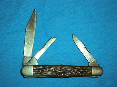 Camillus 72 '60-'76 Bone Handles - Open Pile.jpg