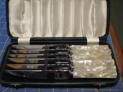 FauxPearlSteakKnivesSheffield 001.jpg