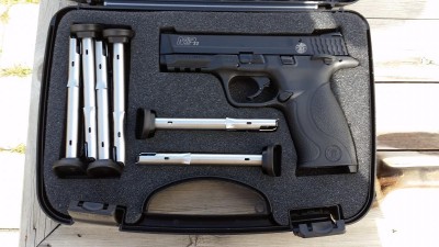 S&W M&P22_hard case with 6 magazines.jpg
