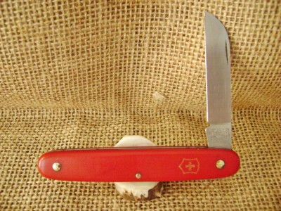 Victorinox Floral - Open Mark.JPG
