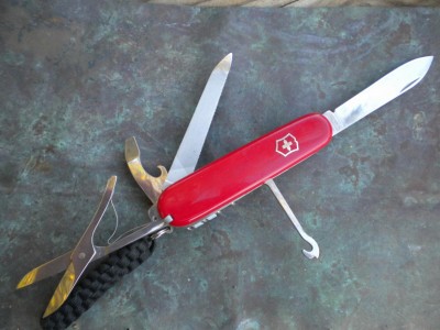 KNIVES OCT 007.JPG