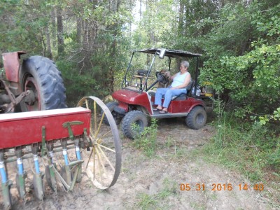 Helper sittin' in the shade, it was 96 degrees this afternoon!