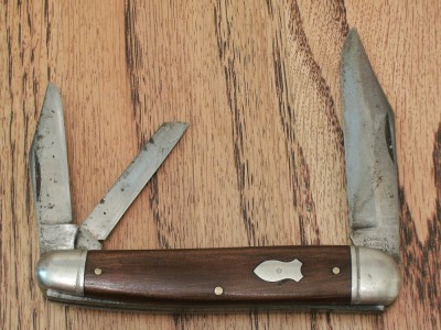 SW 804 WHITTLER with WOOD HANDLES.jpg