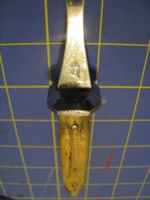 QueenCarvingFork-.50 003.jpg