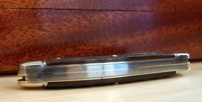 825 Schrade Walden with bone