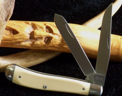 Schrade Ivory Delrin Trapper.JPG